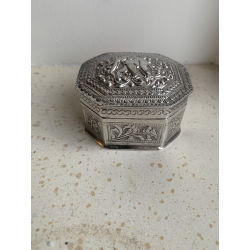 Sølv boks med elefant motiv