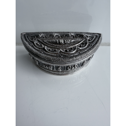 Half moon box no. 112