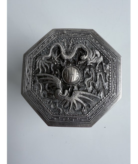 Chinesische Silberbox, Nr. 131