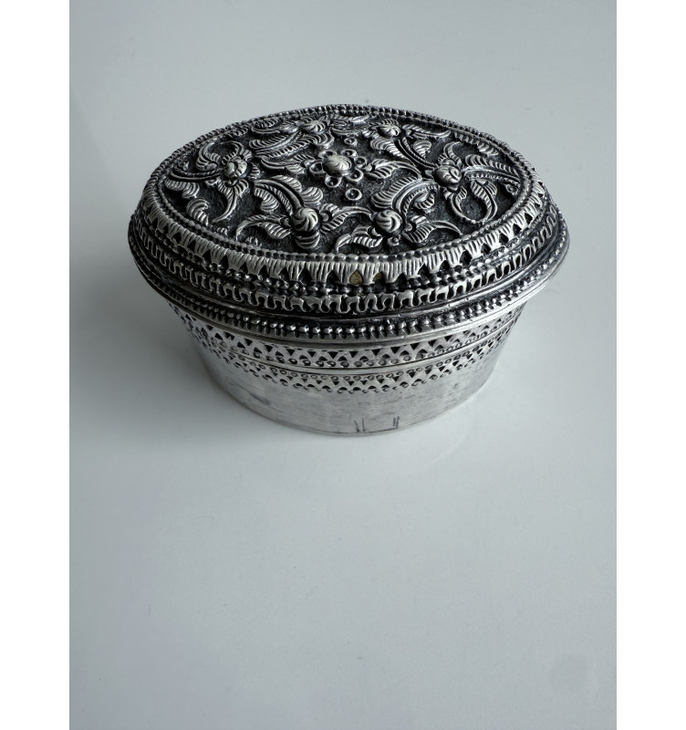 Silver box no. 194