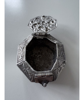 Silver container no. 251