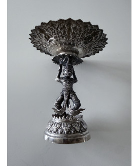 Silver stand no. 258