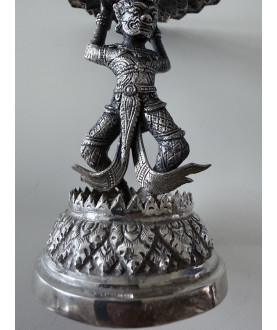 Silver stand no. 258